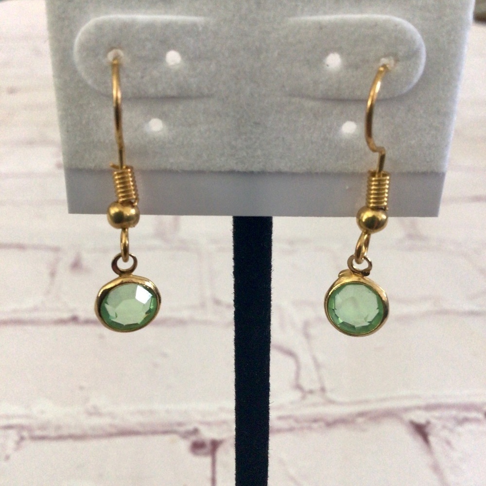 Beautiful Green and Gold Tone Dangle Earrings